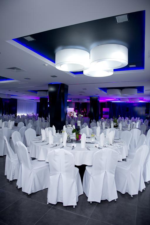 Hotel Grafit Kostomloty Pierwsze المظهر الخارجي الصورة