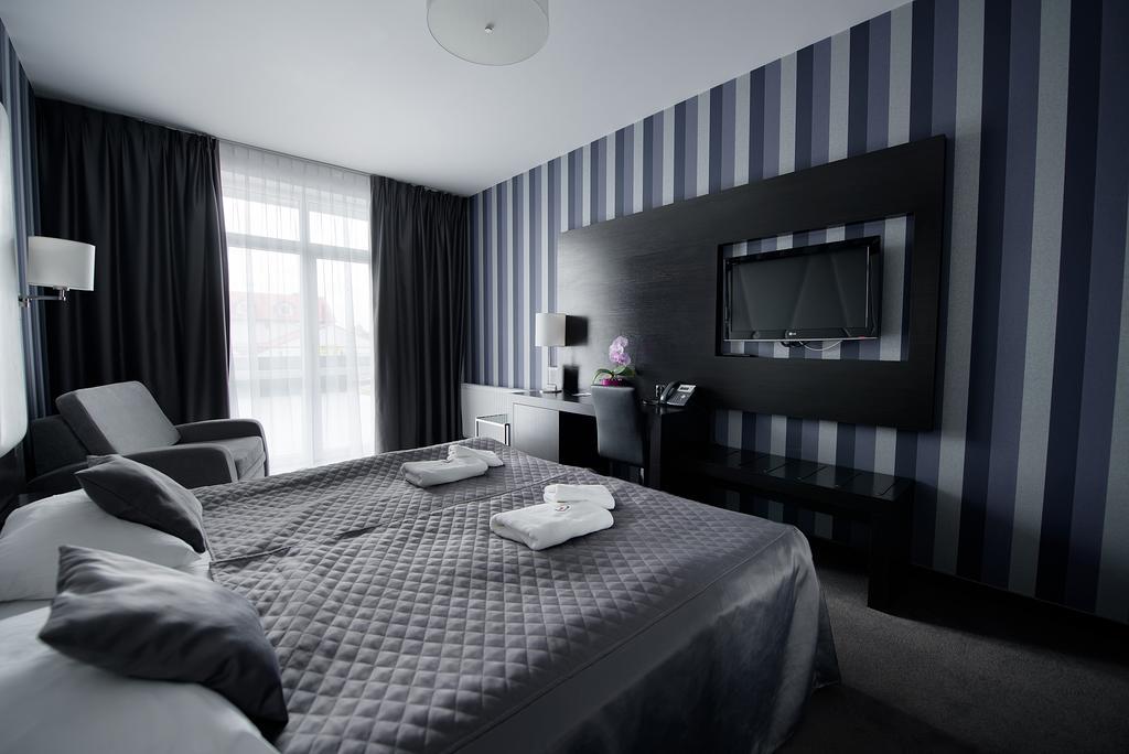 Hotel Grafit Kostomloty Pierwsze المظهر الخارجي الصورة
