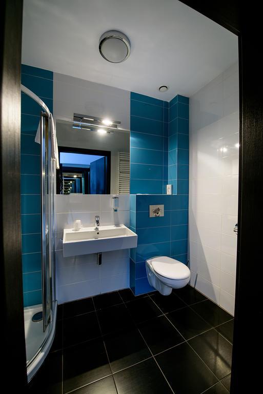 Hotel Grafit Kostomloty Pierwsze المظهر الخارجي الصورة