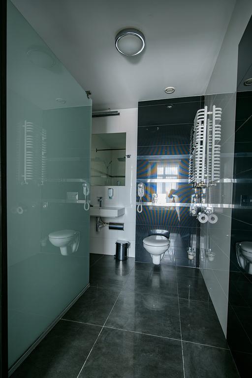 Hotel Grafit Kostomloty Pierwsze المظهر الخارجي الصورة